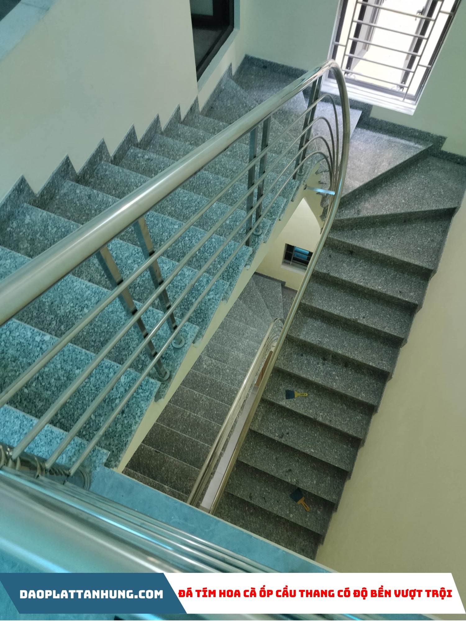 Đá granite tím hoa cà ốp cầu thang bền, trống trơn trượt Đá granite tím hoa cà ốp cầu thang bền, trống trơn trượt