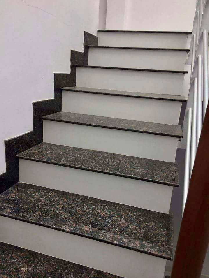 Đá cầu thang Nâu Anh Quốc độ bóng cao, chống trơn trượt