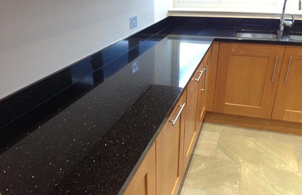 Bàn bếp đá Kimsa Ấn Độ thuộc dòng granite