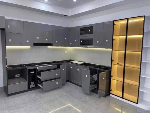 Đá đen Kim Sa lát bếp