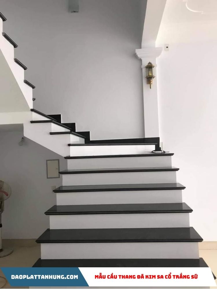 Mẫu cầu thang Đá Kim Sa cổ trắng sứ