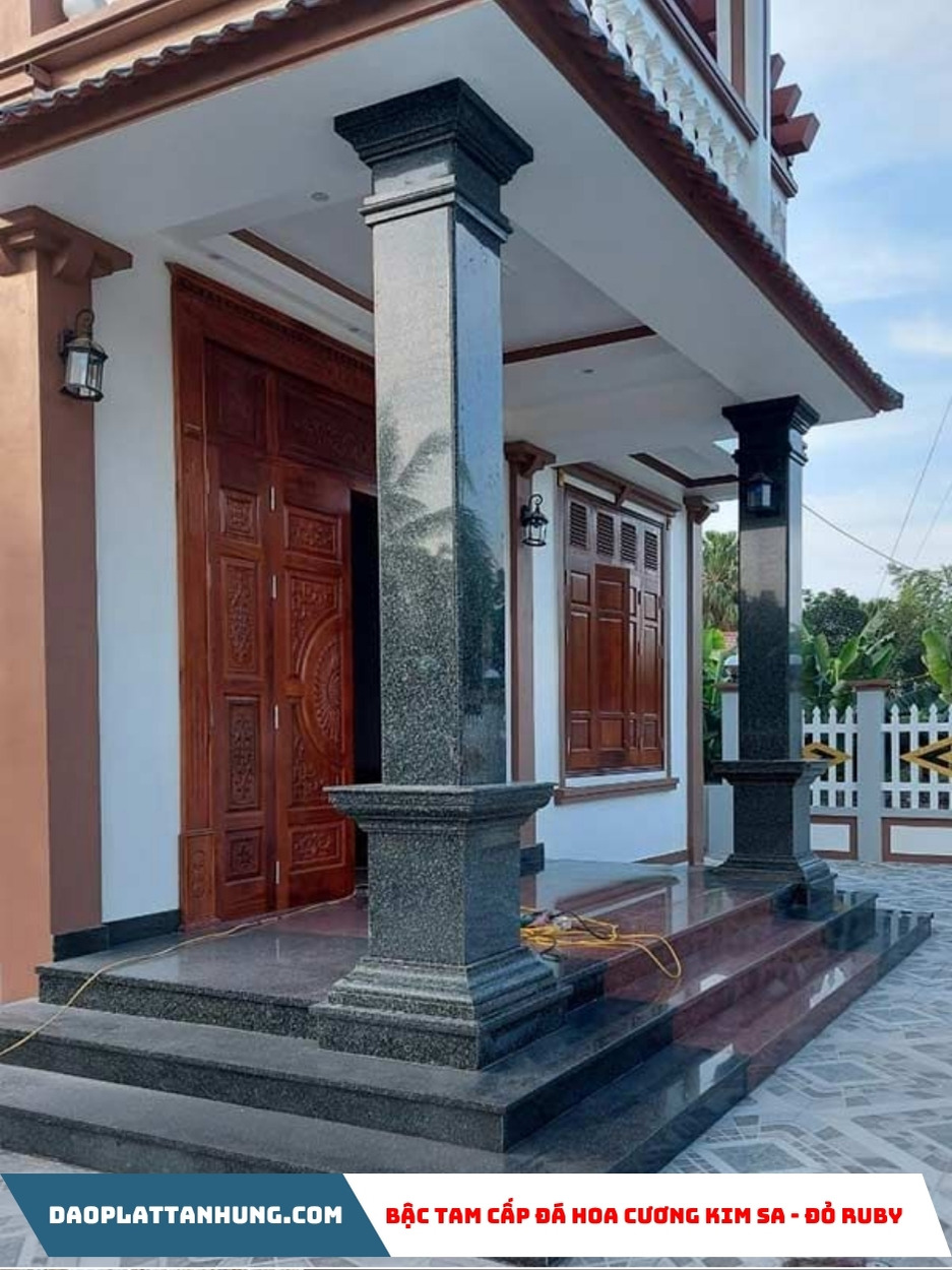 Bậc tam cấp đá hoa cương Kim Sa - đỏ Ruby