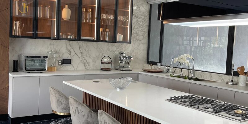Đá Marble tự nhiên luôn có vết rạn chân chim tự nhiên